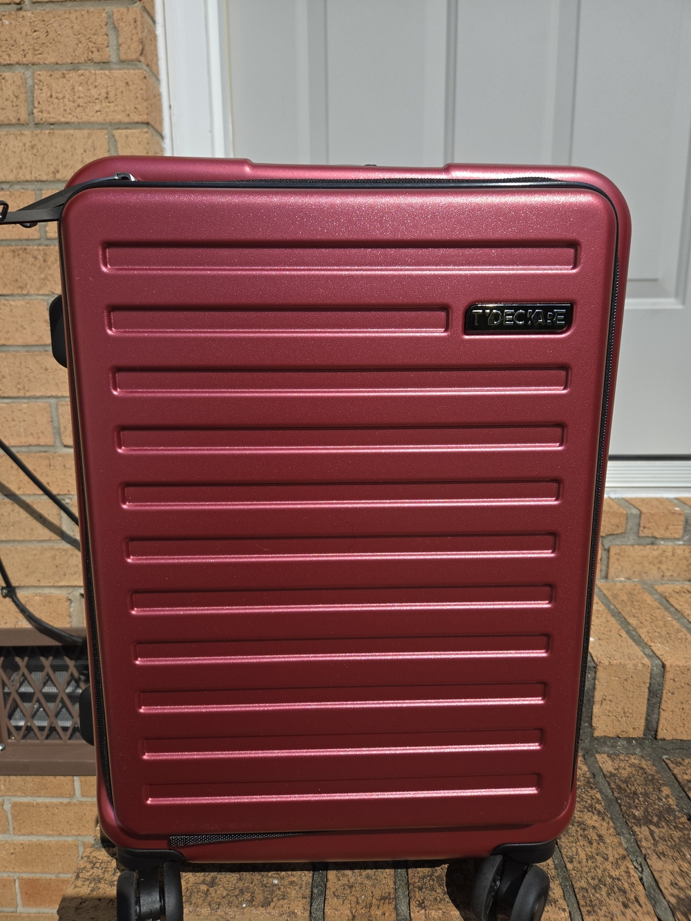 TYDECKARE Metallic Red Hard Shell Carry-On Spinner